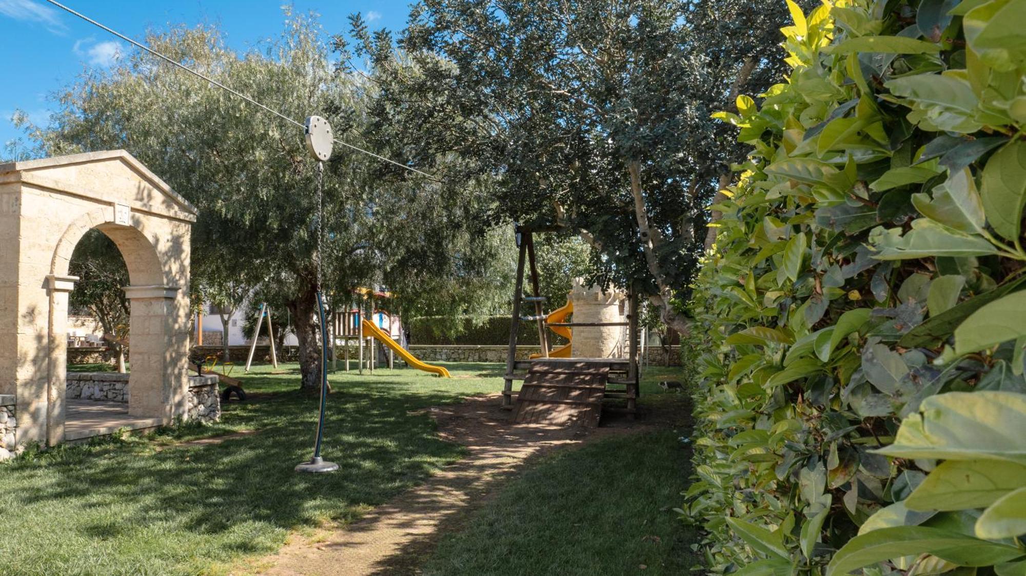 Borgo Specchia Natural Resort Bagian luar foto